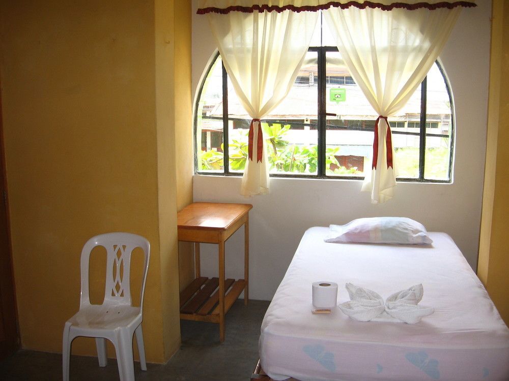 Inn Amazon House 2*